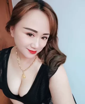 大奶翘臀姐姐