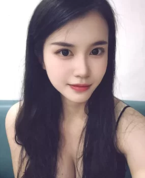 固戍巨乳小妹