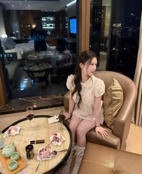 上海女大学生
