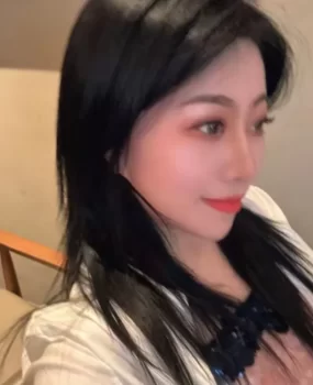 北仑艳妇角色扮演