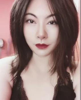青岛浪花美女