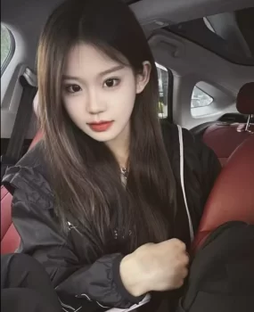 骚妹粉鲍乖巧听话可调教