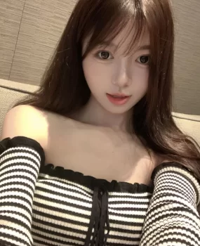 长腿可爱兼职小姐姐