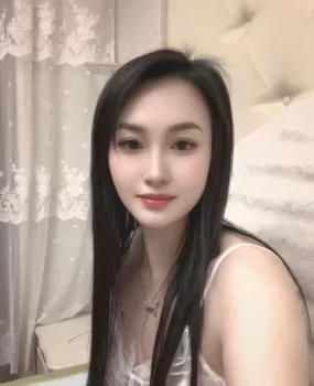 长腿服务型少妇