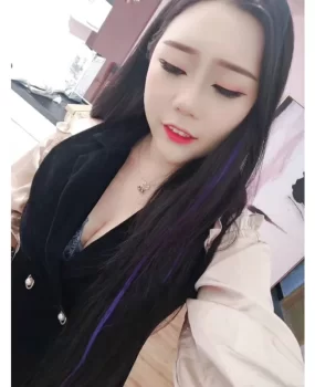 19岁大胸会收缩珍藏轩轩妹妹