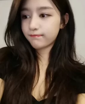 朋友极力推荐高质量，紧，水多。