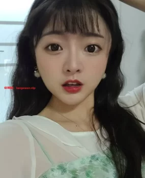 纯情少女细腰巨乳，学生兼职