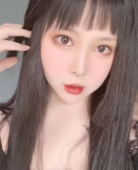 大胸妹子